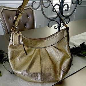 Authentic Coach Hobo Bag! Pre Owned Size 10x16